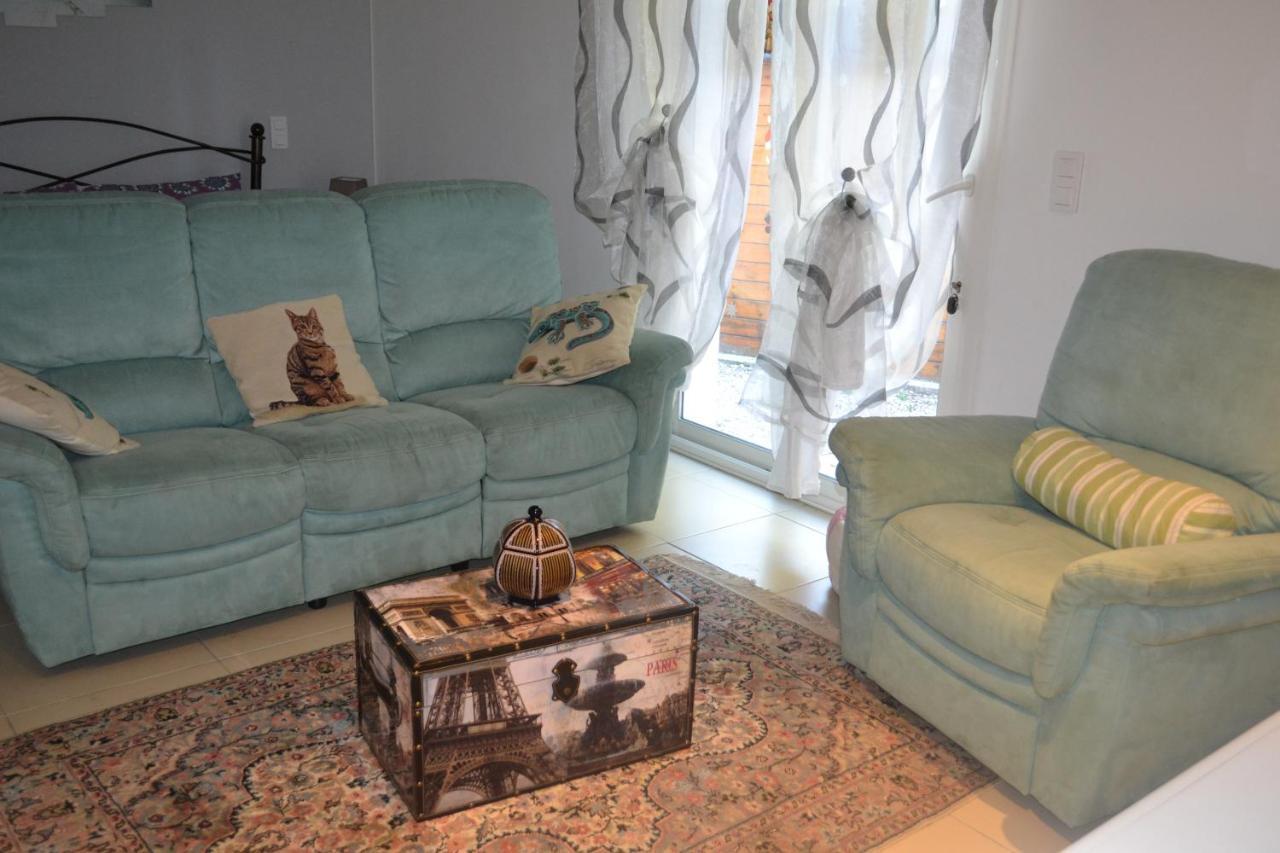 SUITE 30 m2 IDEALE POUR 2 PERSONNES Flassans-sur-Issole Bagian luar foto