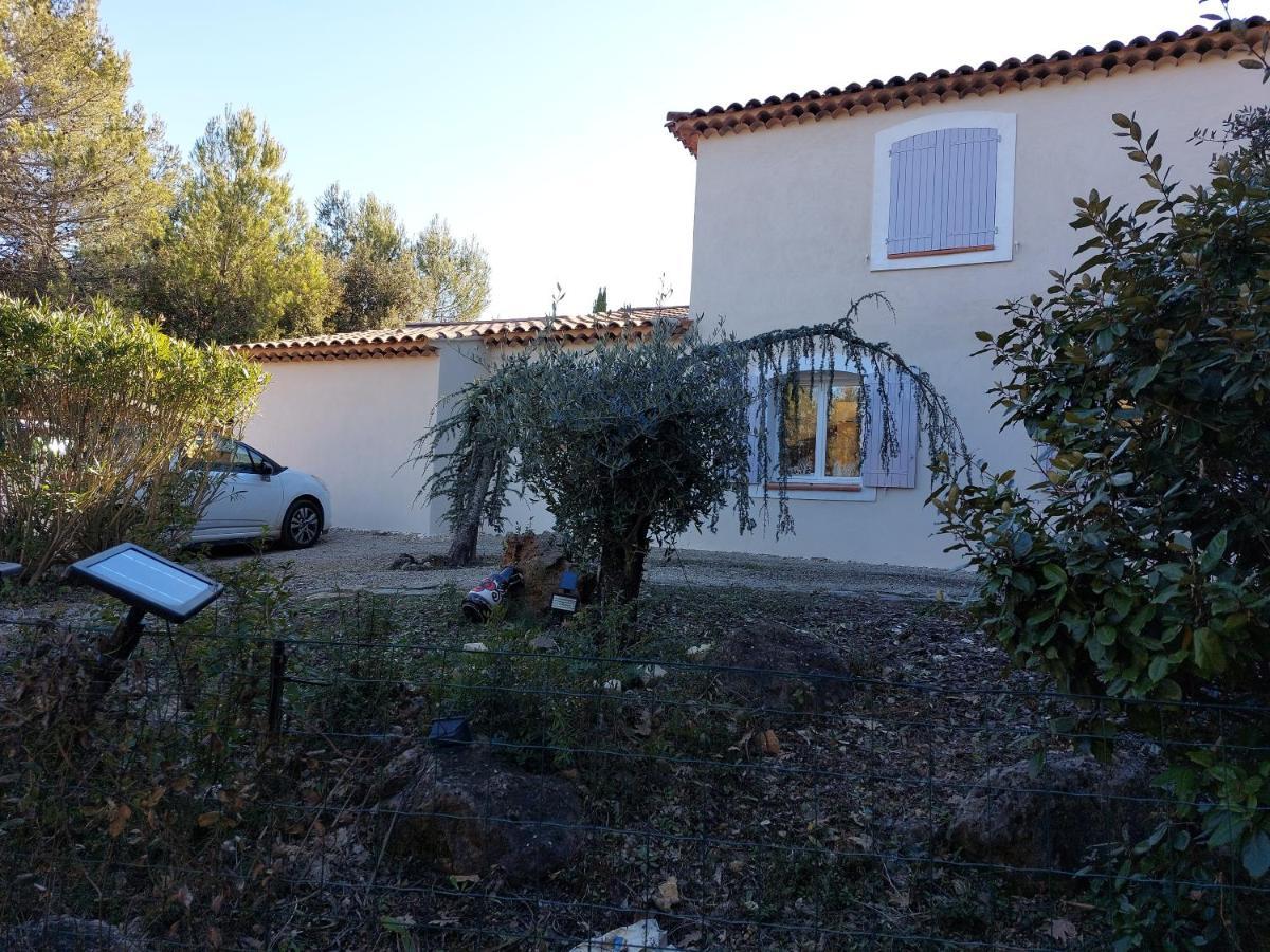 SUITE 30 m2 IDEALE POUR 2 PERSONNES Flassans-sur-Issole Bagian luar foto