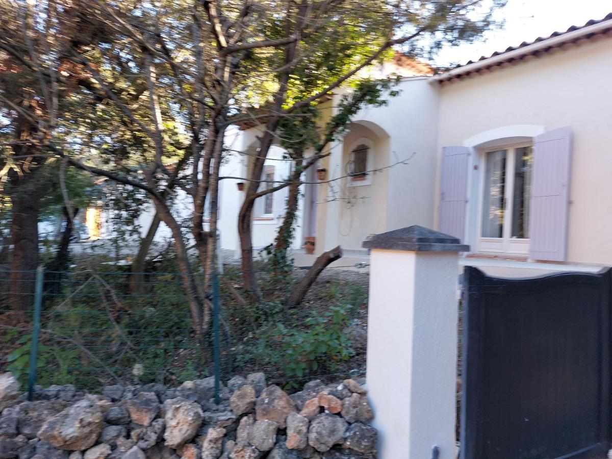 SUITE 30 m2 IDEALE POUR 2 PERSONNES Flassans-sur-Issole Bagian luar foto