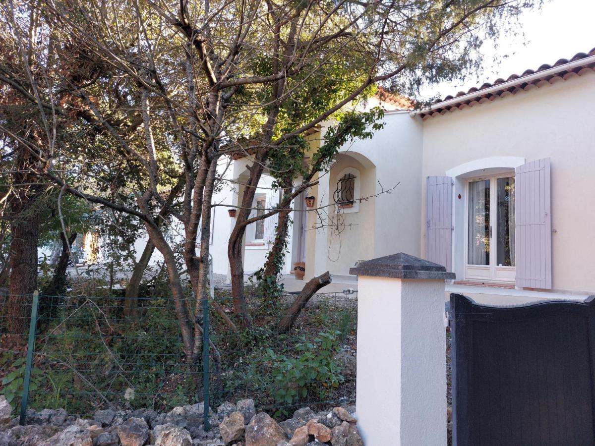 SUITE 30 m2 IDEALE POUR 2 PERSONNES Flassans-sur-Issole Bagian luar foto