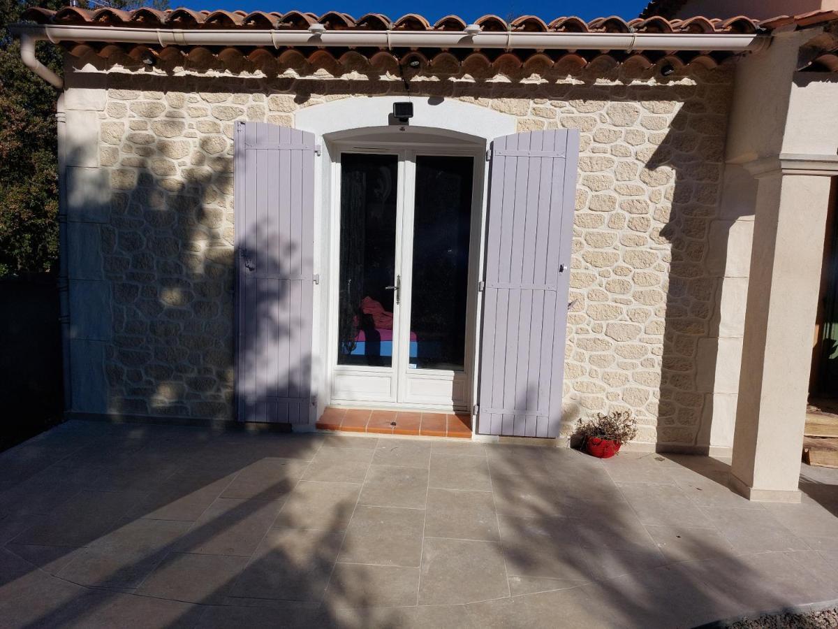 SUITE 30 m2 IDEALE POUR 2 PERSONNES Flassans-sur-Issole Bagian luar foto