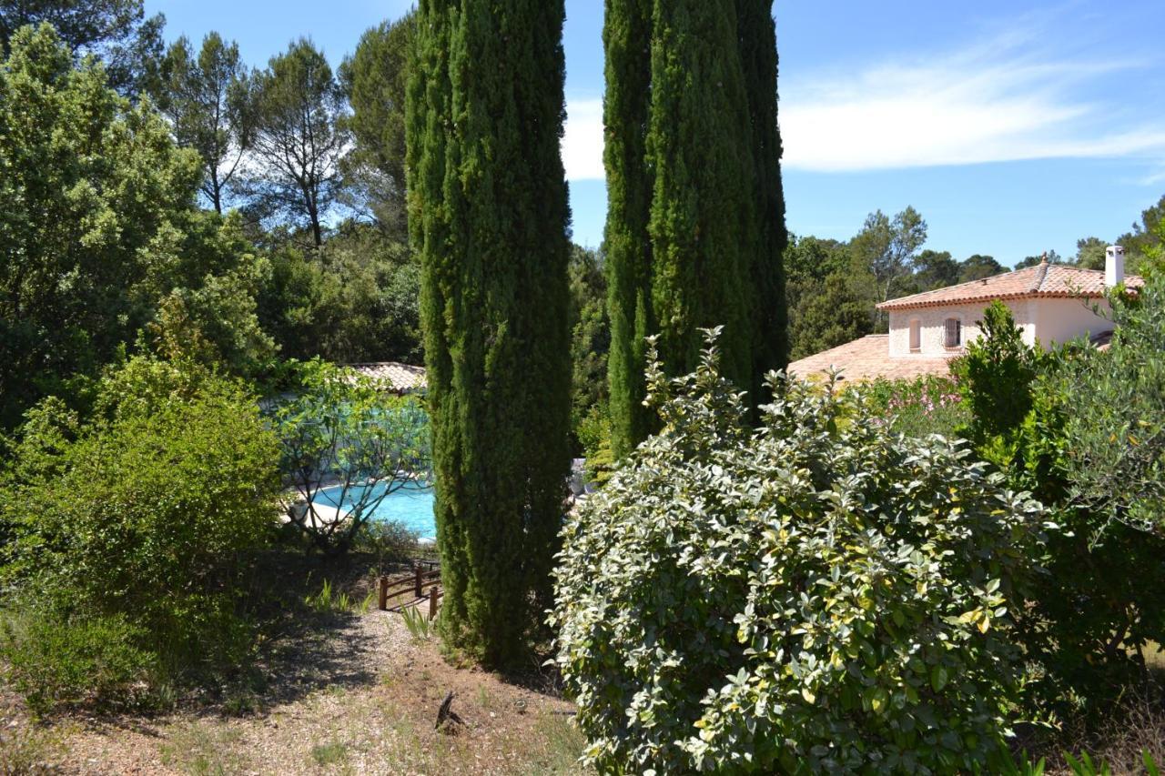 SUITE 30 m2 IDEALE POUR 2 PERSONNES Flassans-sur-Issole Bagian luar foto