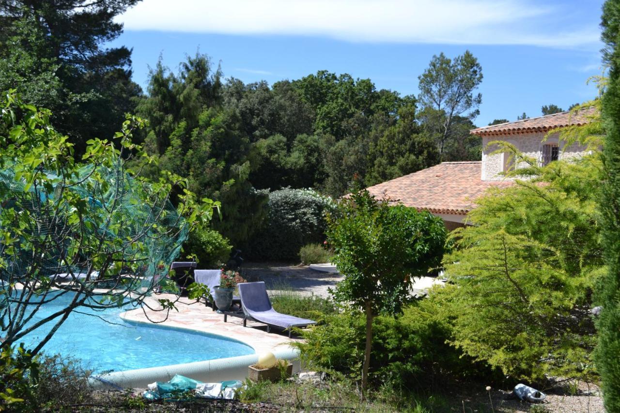 SUITE 30 m2 IDEALE POUR 2 PERSONNES Flassans-sur-Issole Bagian luar foto